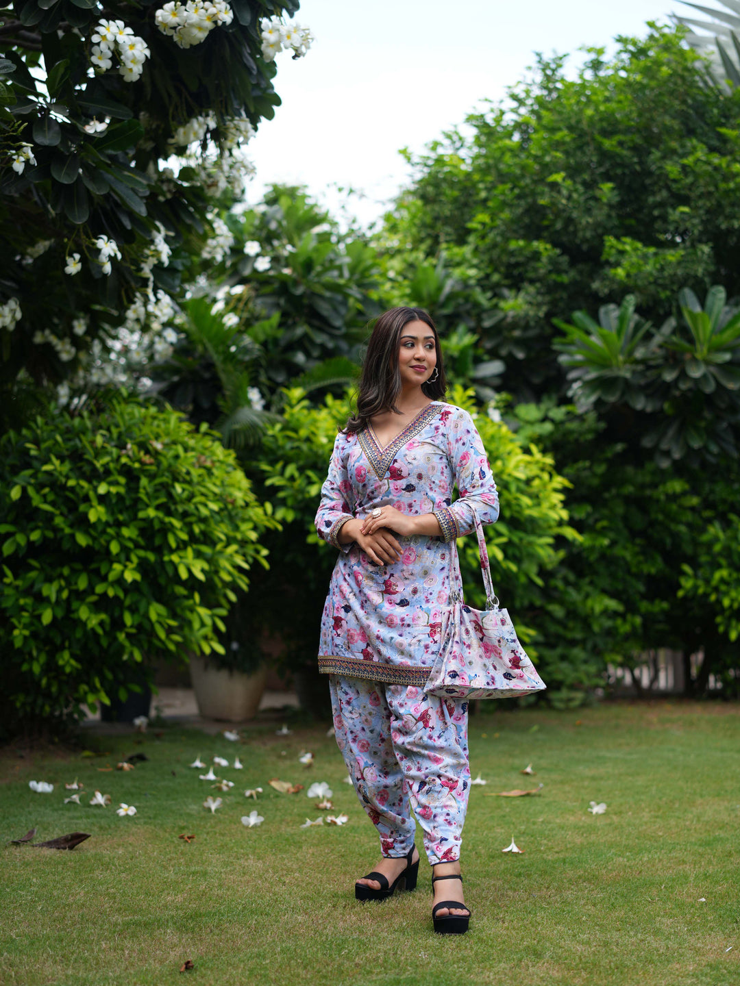 Soft Blue Floral Kurta-Pant Set with Coordinated Handbag