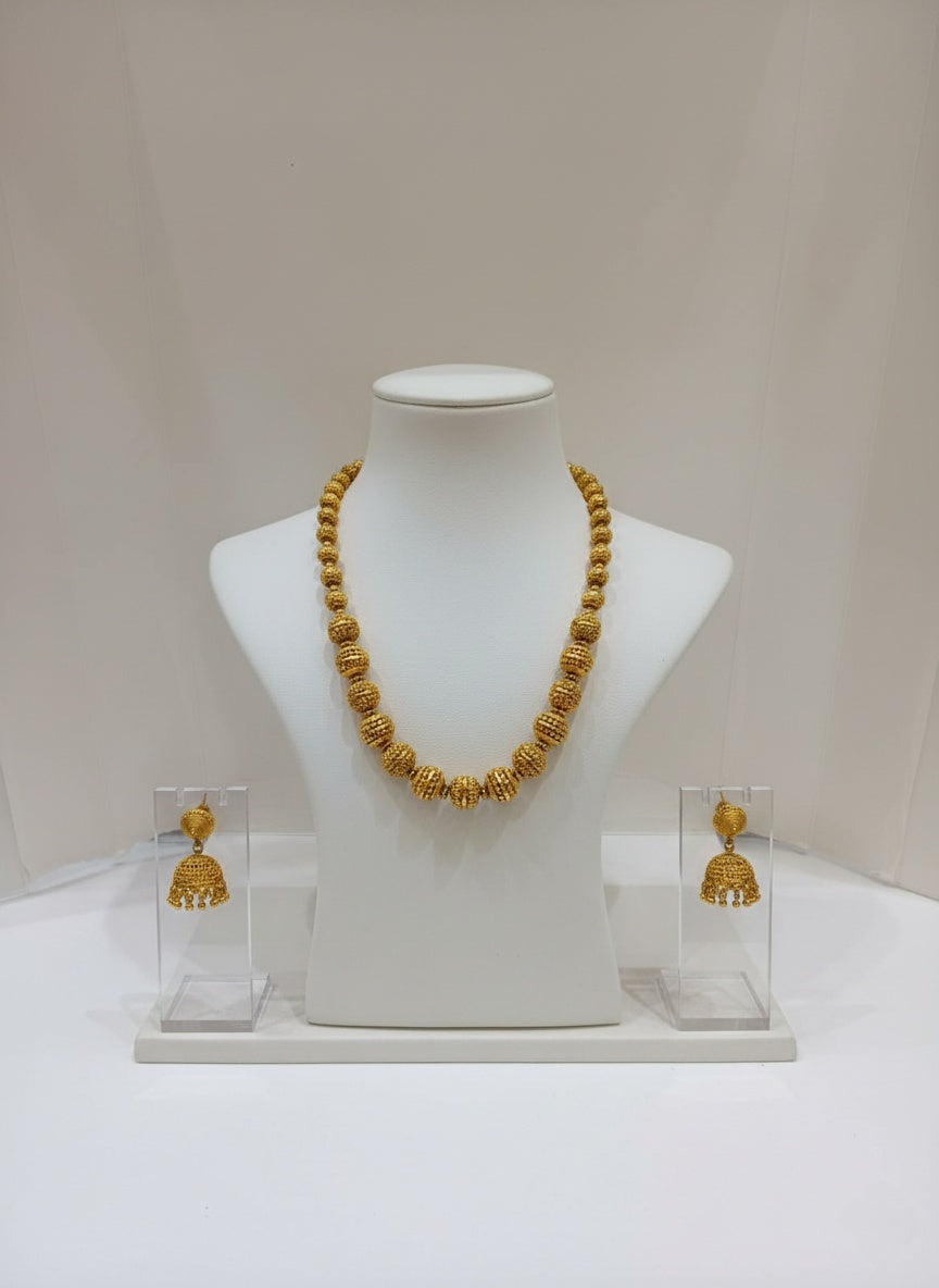 Traditional Gold Beaded Necklace Set with Filigree Detailing