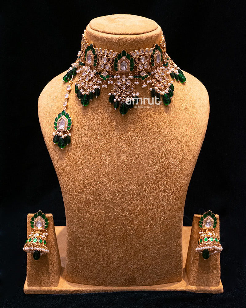 Kundan Pearl Necklace Set With Earrings Maang Tikka – AMRUT