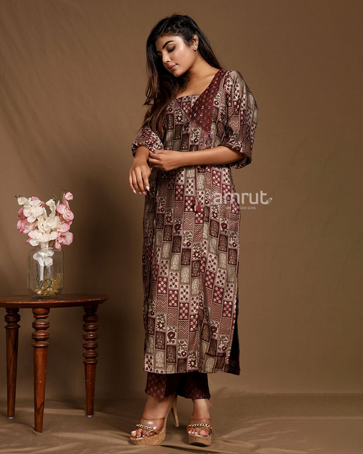 Multi-colored Kurta Set with Elasticated Sleeves and Printed Pants