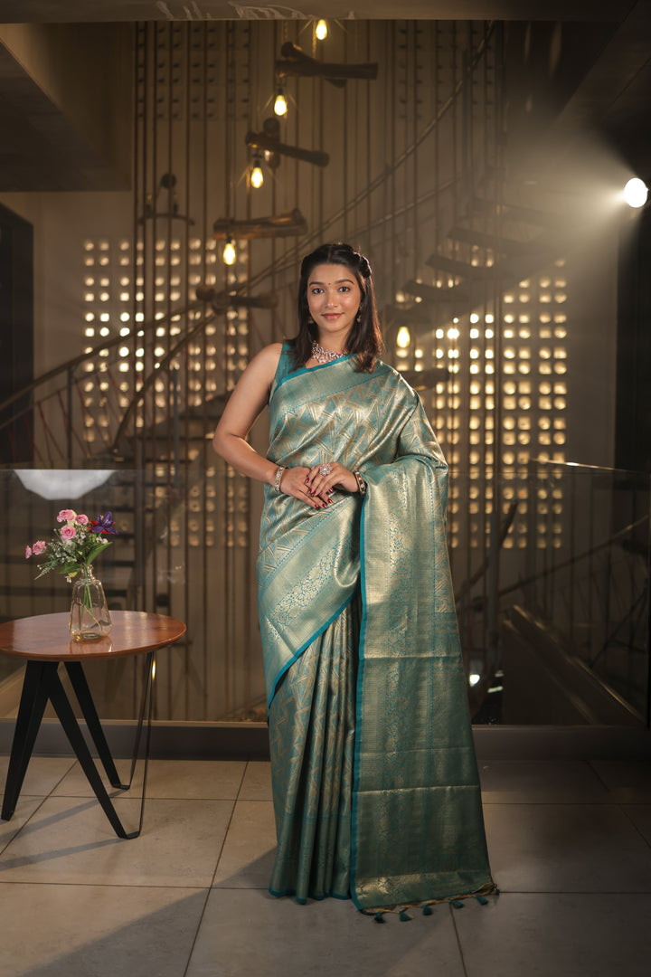 Lustrous Kanjivaram Silk Saree in Aqua Green with Unstitched Blouse