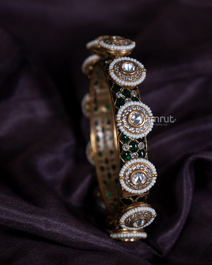 Golden-Finished Kundan Polki Pacheli Bangle with Jade Stones