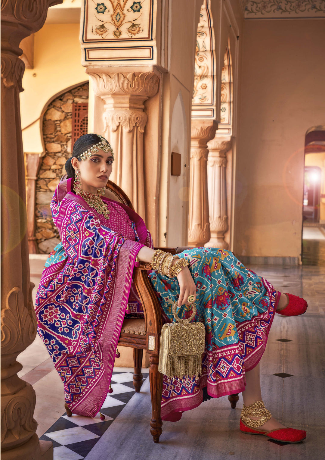 Pink & Teal Printed Patola Silk Saree with Geometric & Floral Double Ikat Weaving, Paired with Matching Unstitched Blouse