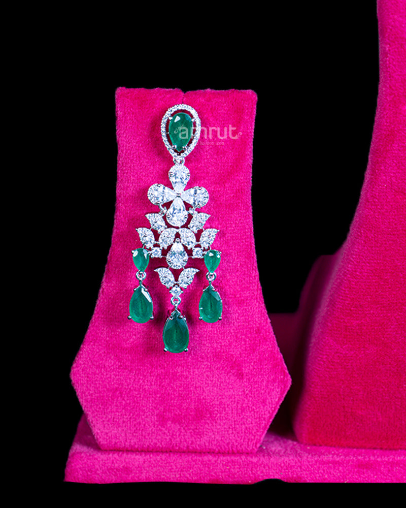 Double-Layered Necklace with Emerald-Green and White Stones and Earrings