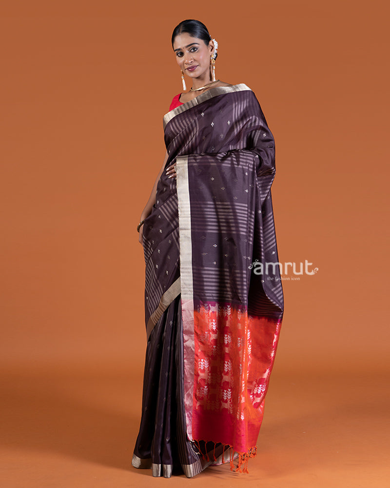 Plum with Golden Borders and Contrasting Motif Detailing Saree with Unstitched Blouse