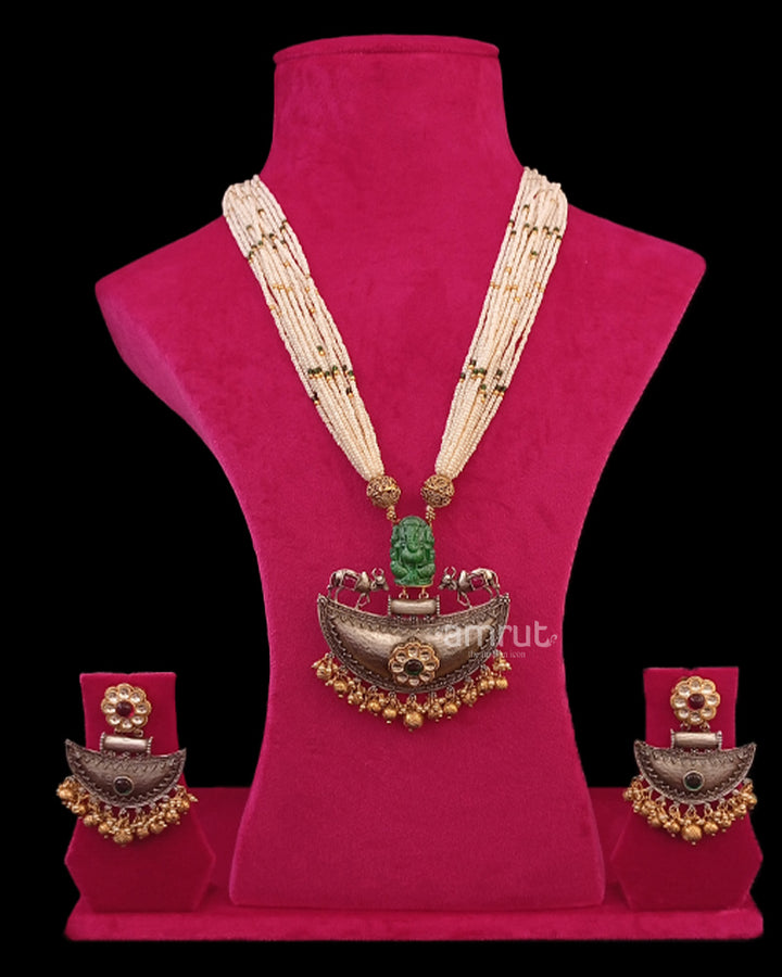 Antique Pendant and Layer Pearl Necklace Set with Earring