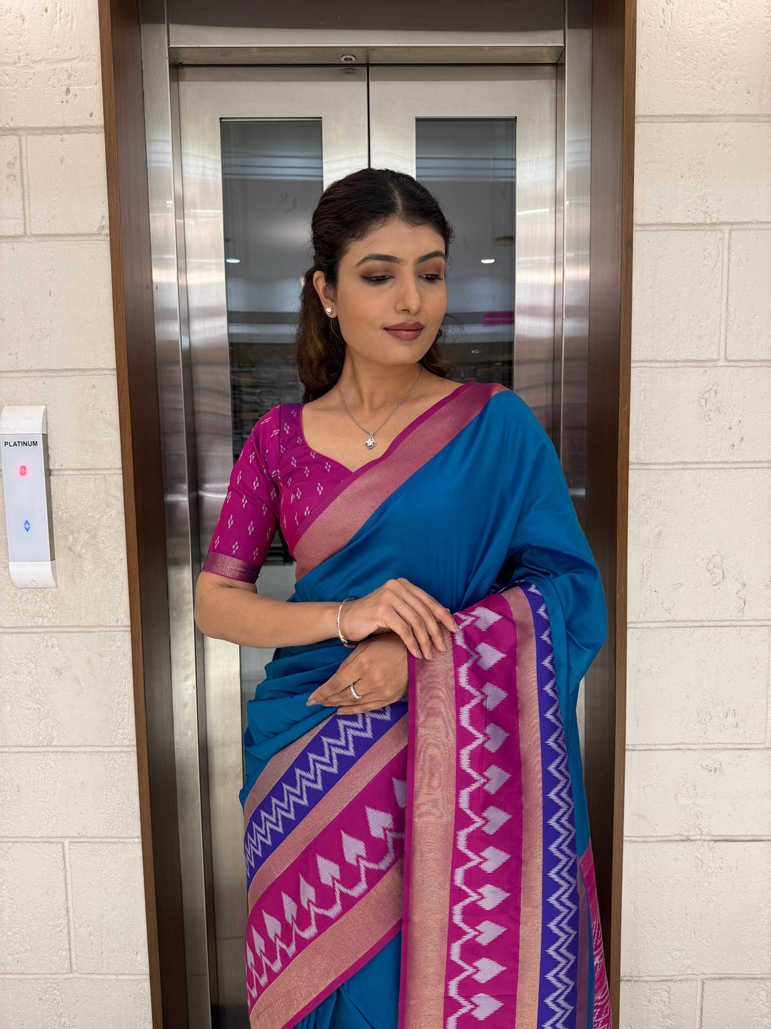 Elegant Patola Silk Saree with Unstitched Blouse and Exquisite Weaving