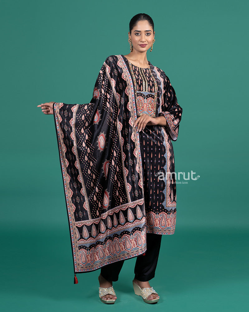 Black Printed Kurta Set with Embroidered Neckline and Matching Tassel Dupatta 01