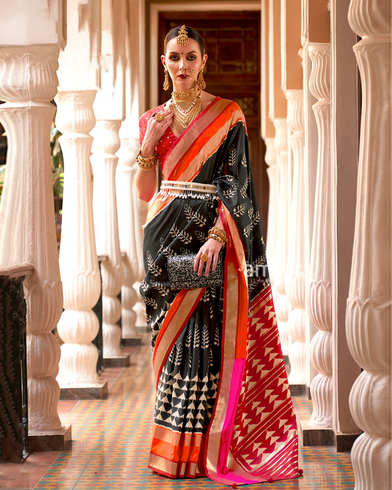 Black Zari Embellished Borders Silk Saree with Unstitched Blouse 01