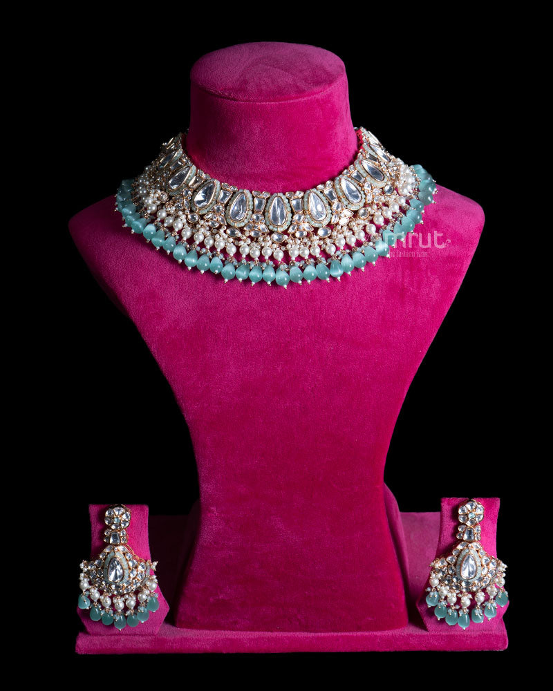 Bridal Necklace with Turquoise Beads and Beige Stone Accents 01