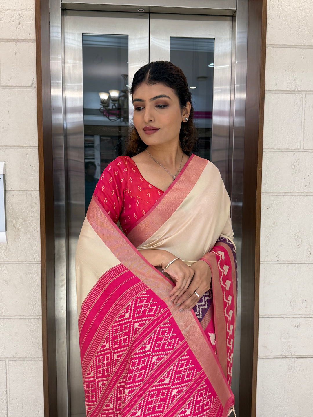Elegant Patola Silk Saree with Unstitched Blouse and Exquisite Weaving