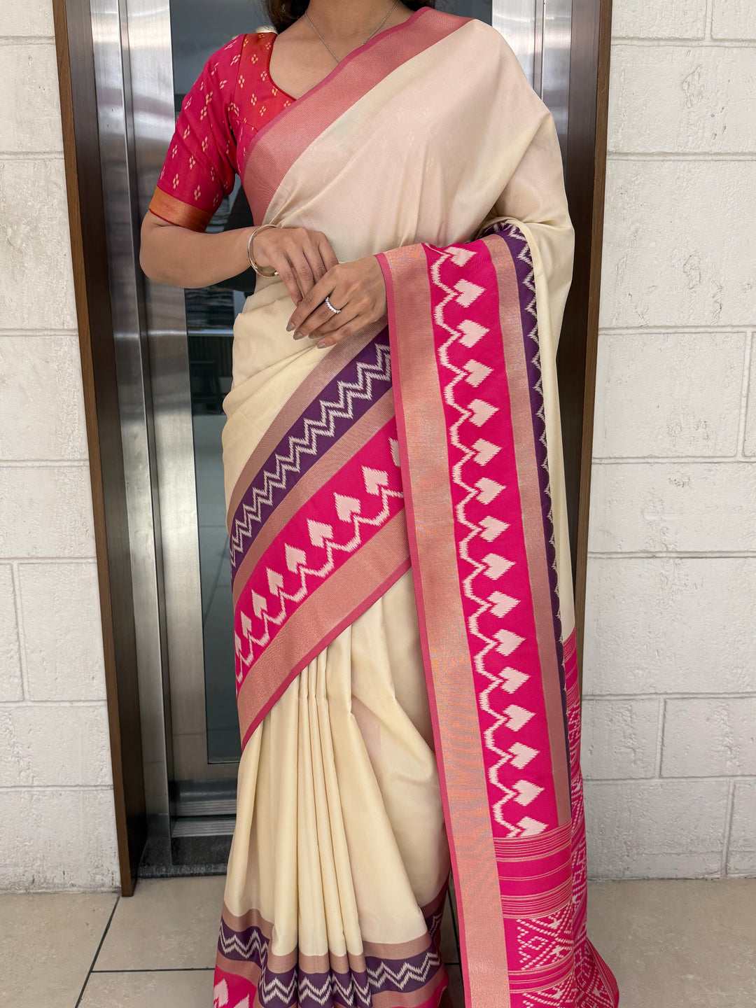 Elegant Patola Silk Saree with Unstitched Blouse and Exquisite Weaving