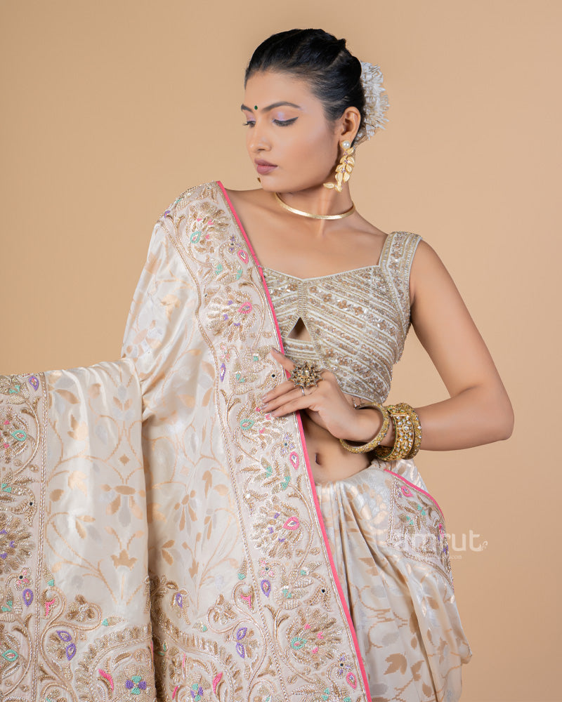 Cream Banarasi Jacquard Silk Saree With Unstitched Blouse