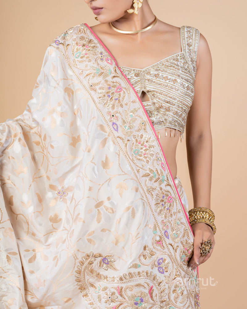 Cream Banarasi Jacquard Silk Saree With Unstitched Blouse