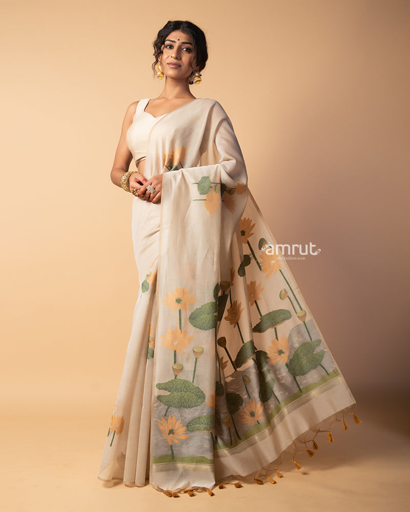 Cream White Printed Saree With Unstitched-Blouse