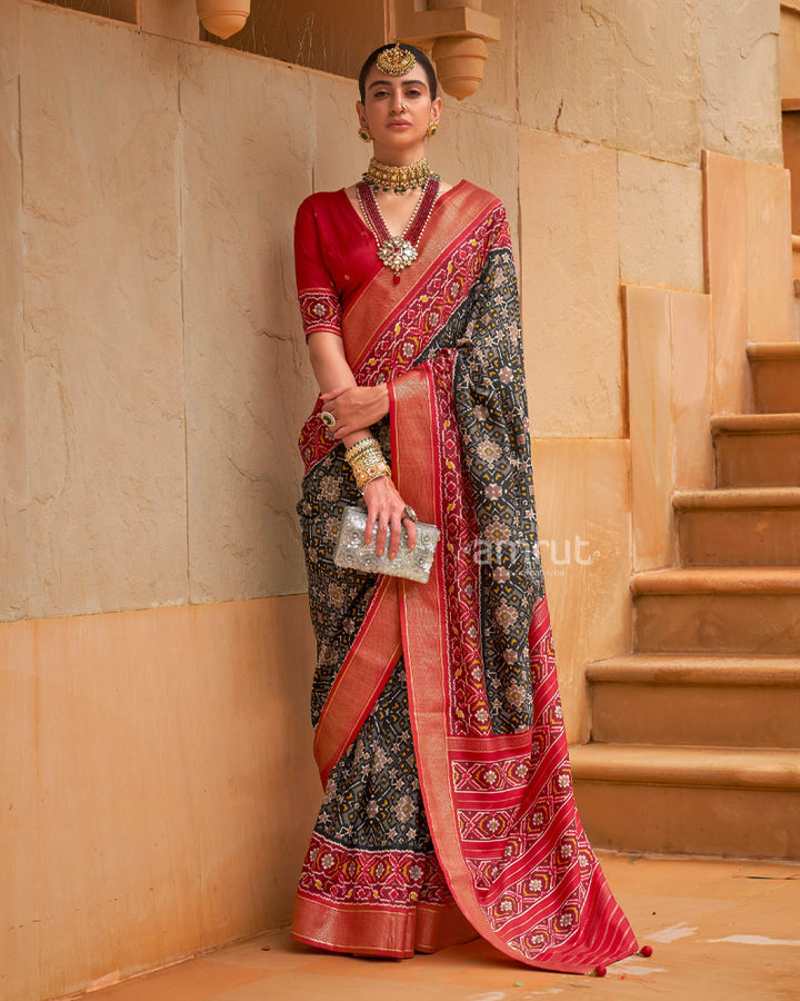 Grey Ikkat Printed Silk Saree With Unstitched Blouse