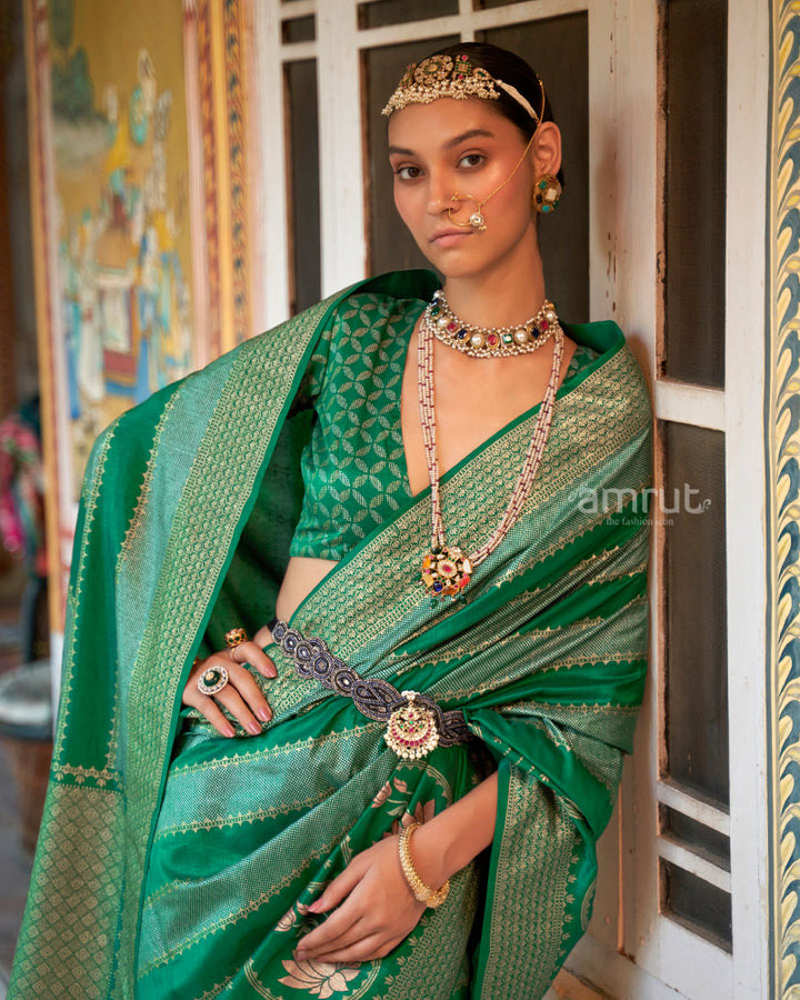 Dark Green Floral Printed Saree With Unstitched Blouse