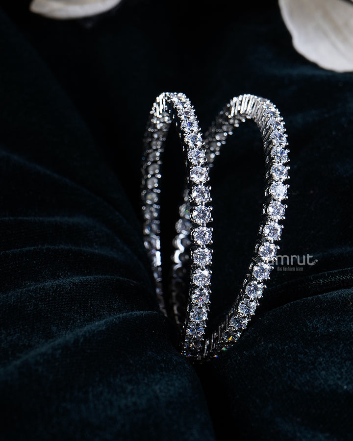 Diamond-Studded Silver Bangle Set 02