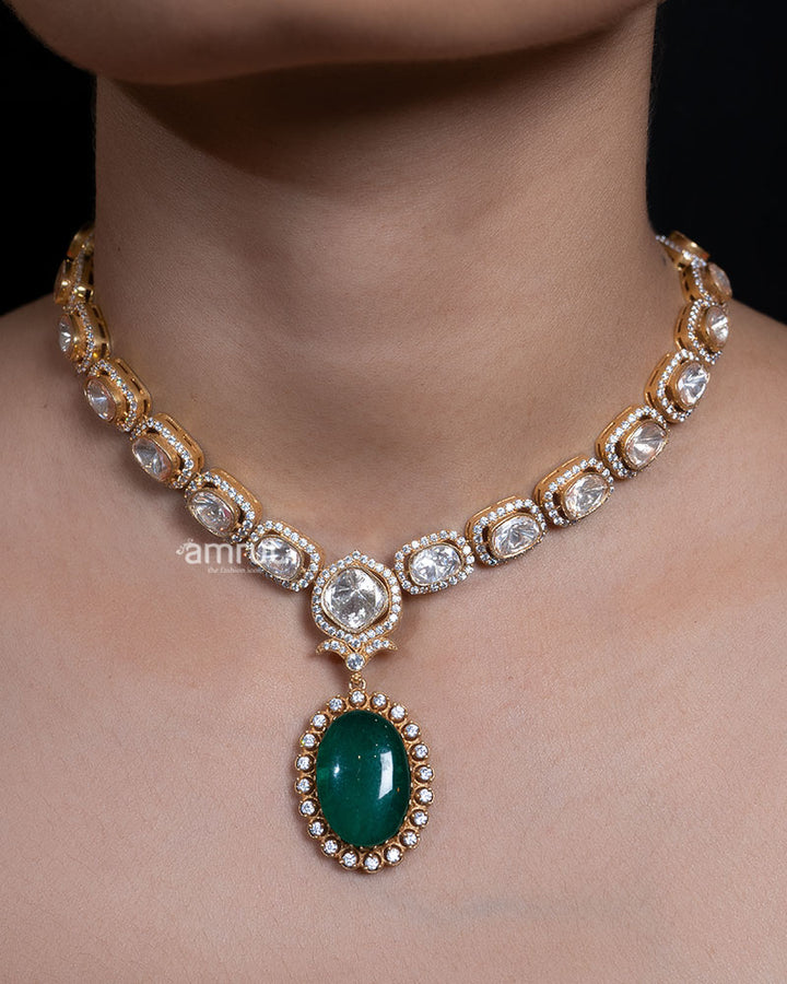 Emerald Green Stone Pendant Kundan Choker Necklace 01