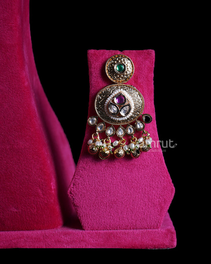 Gold_Toned_Circular_Pendant_and_Magenta_Gemstone_Embellished_Necklace_03