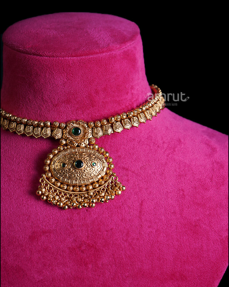 Gold Toned Emerald Green Gemstones Choker Necklace 02