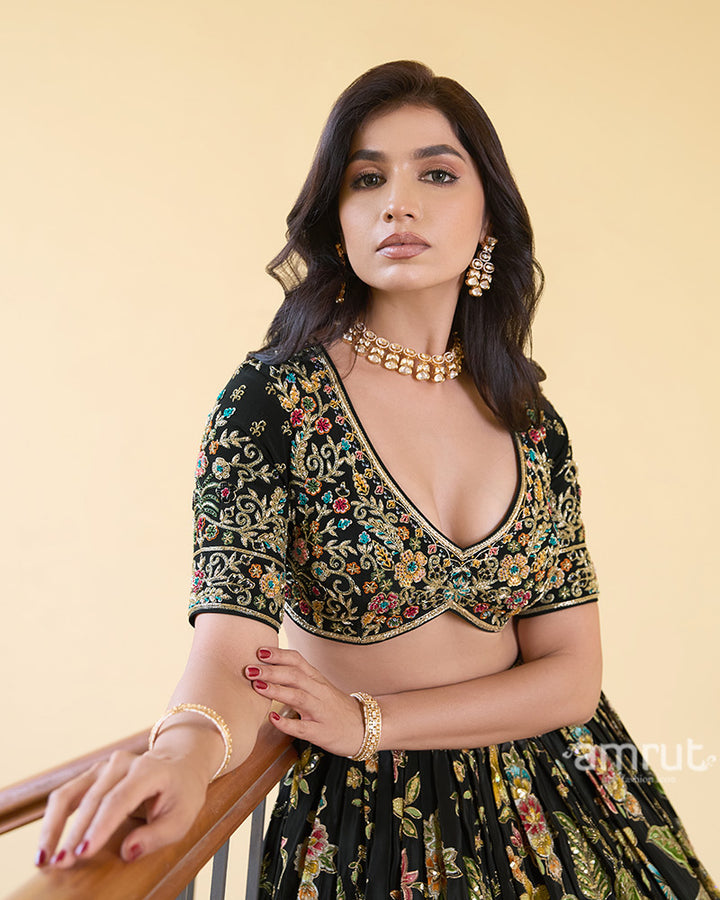 Golden Crystal Necklace Set with Matching Maang Tikka 04