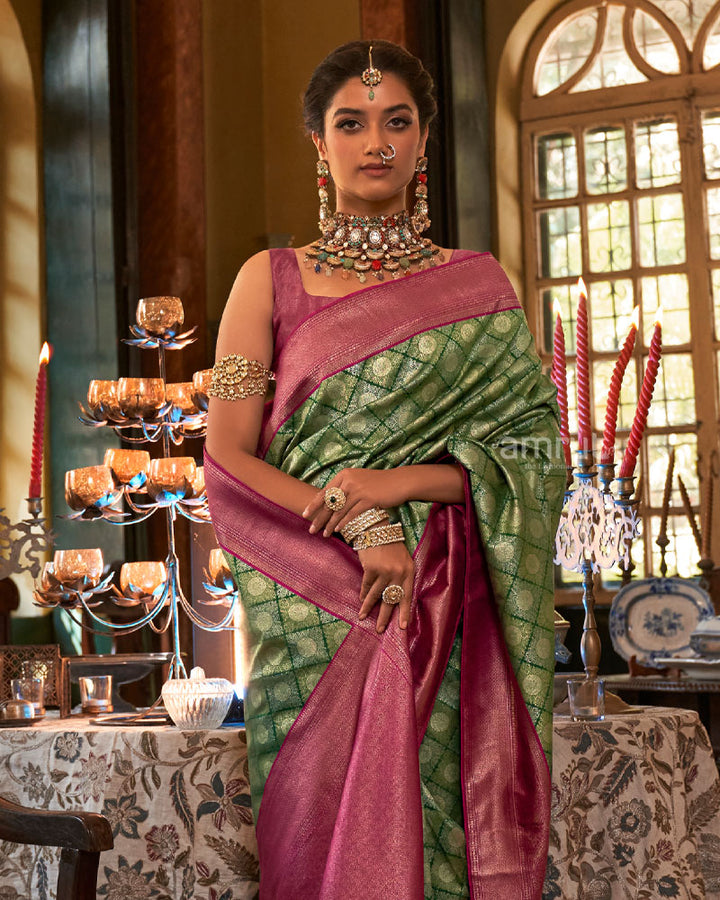 Green Silk Saree With Contrast Pallu And Unstitched Blouse