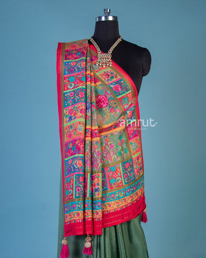 Green Floral Printed Silk Saree and Unstitch Blouse With Multi-color Pallu