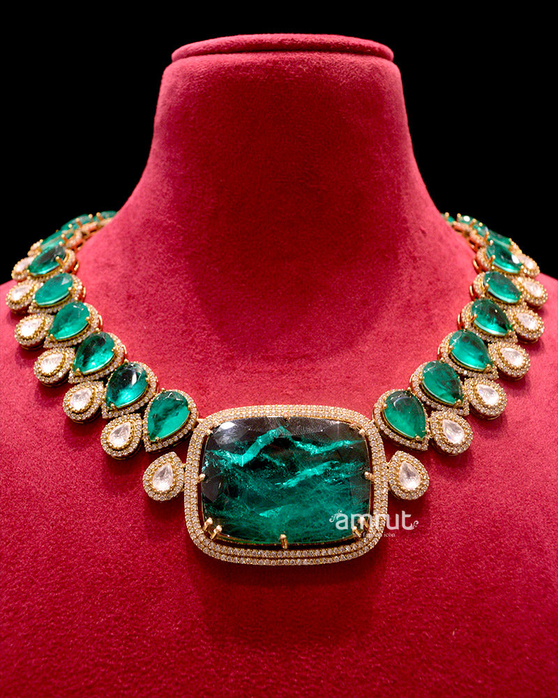 Green Kundan-Studded Short Necklace with Earrings