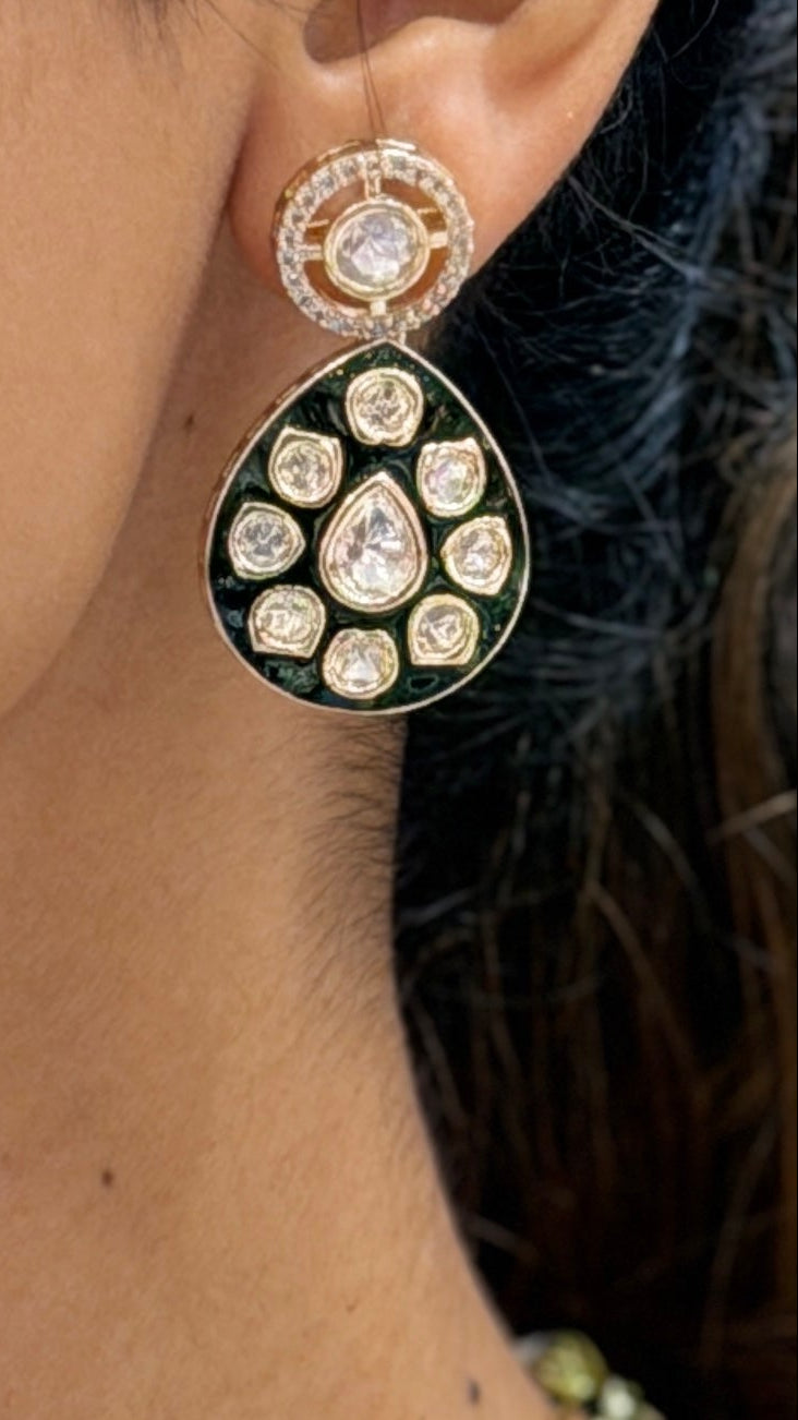 Emerald Green Kundan Necklace Set with Matching Earrings