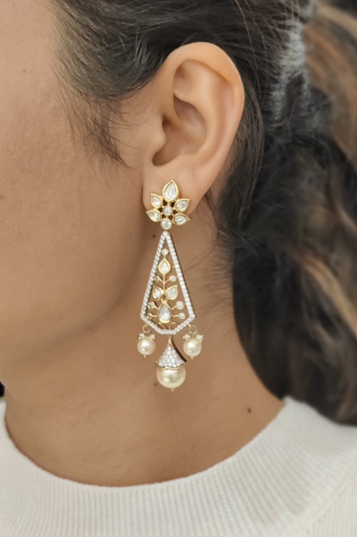 Elegant Gold-Plated Kundan Necklace & Earrings Set with Pearl Drop Finish