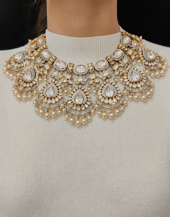 Royal Kundan Bridal Jewellery Set with Pearls – Necklace, Earrings & Maang Tikka