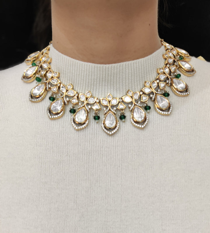 Royal Green & White Kundan Bridal Jewellery Set – Necklace, Earrings & Maang Tikka with Pearl Drops