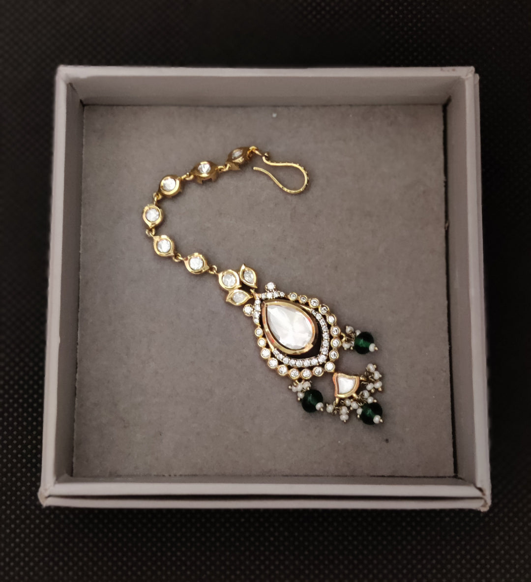 Royal Green & White Kundan Bridal Jewellery Set – Necklace, Earrings & Maang Tikka with Pearl Drops