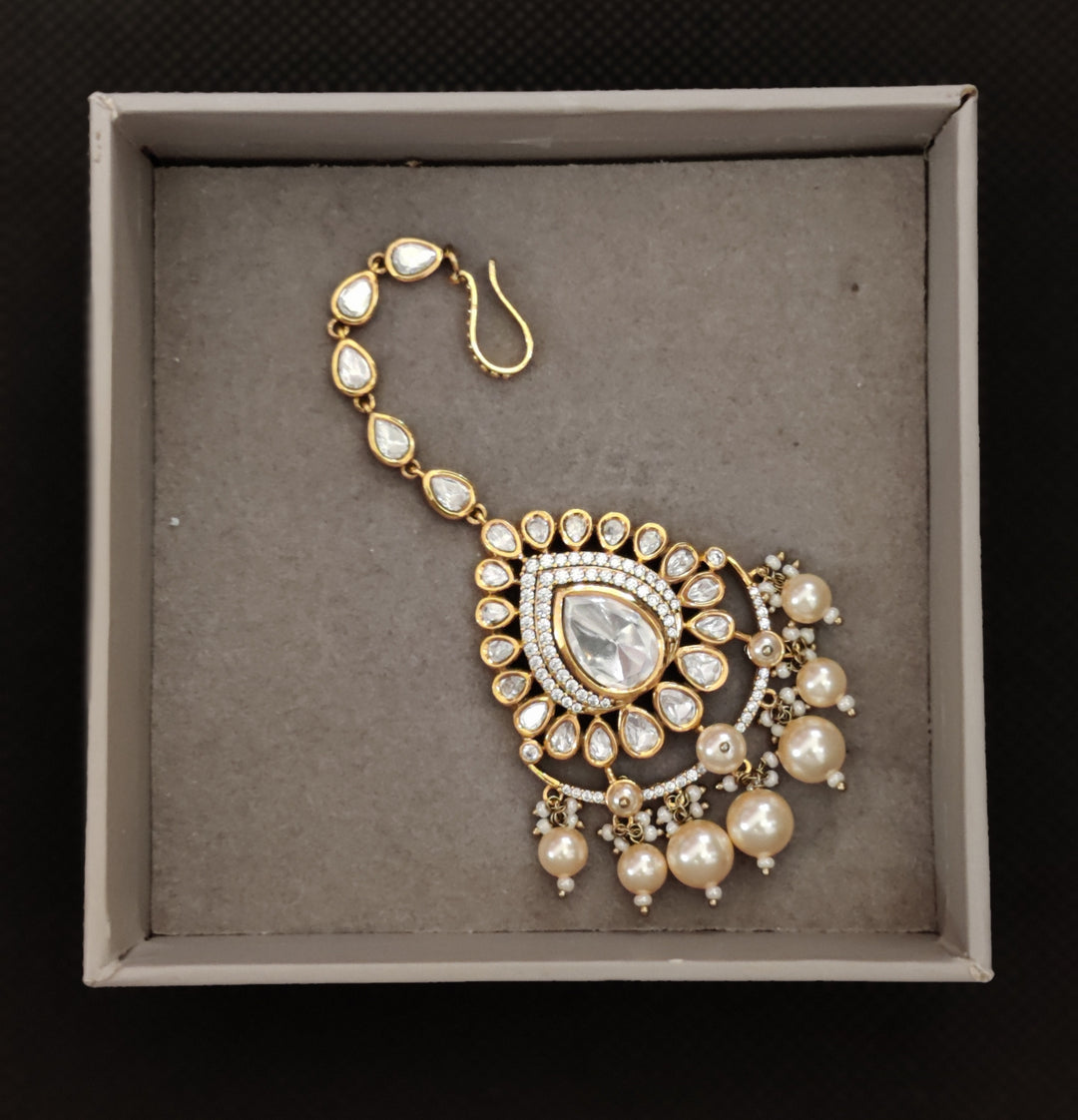 Royal Kundan Bridal Jewellery Set with Pearls – Necklace, Earrings & Maang Tikka