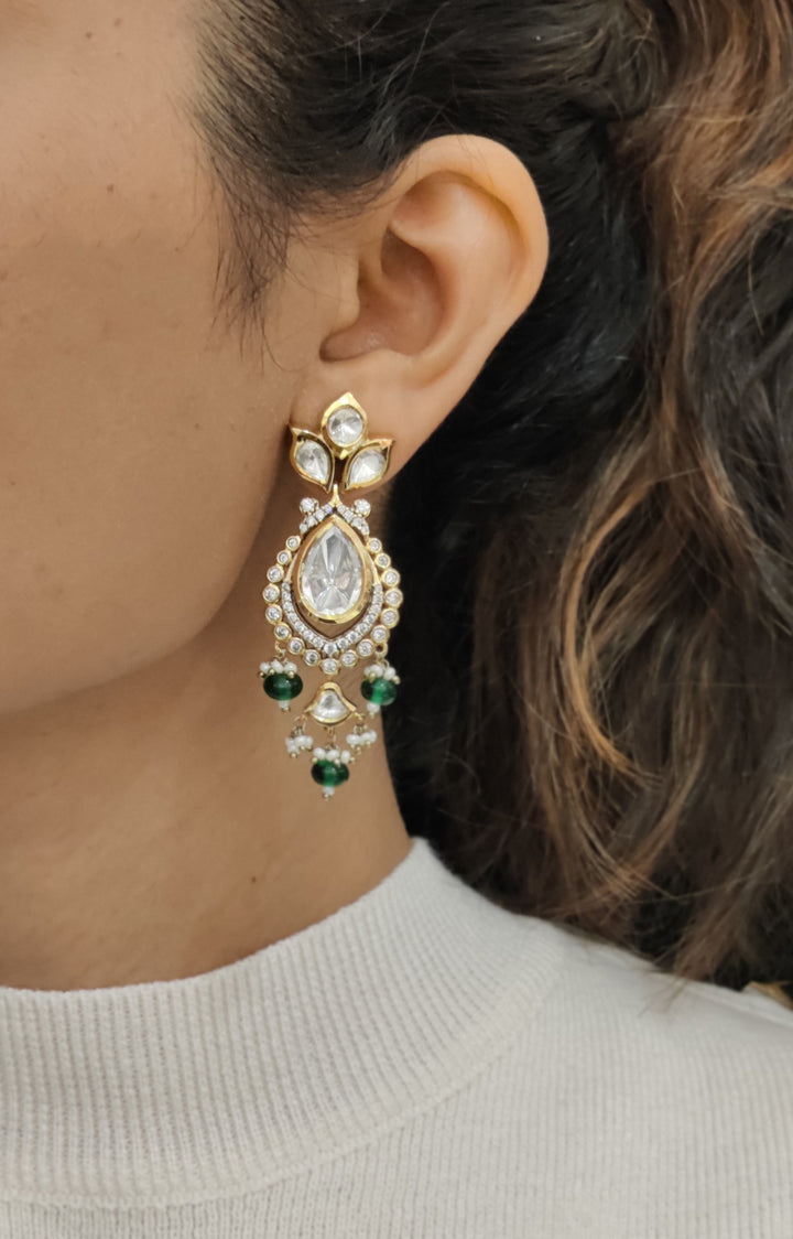 Royal Green & White Kundan Bridal Jewellery Set – Necklace, Earrings & Maang Tikka with Pearl Drops