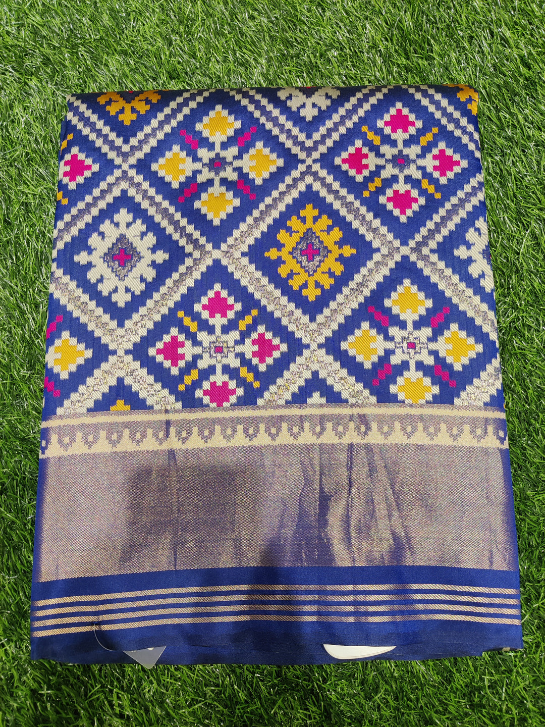 Patola Weaving Silk Saree with Traditional Geometric Ikat Design & Rich Zari Border