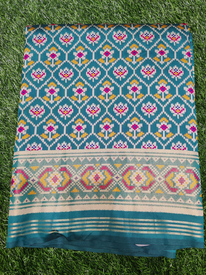 Patola Weaving Silk Saree with Traditional Ikat Diamond Weave & Elegant Zari Border