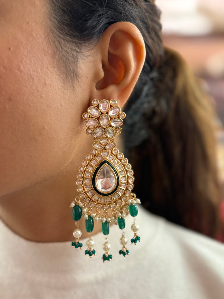 Kundan Polki Choker Necklace with Green Bead Drops & Matching Teardrop Maang Tikka