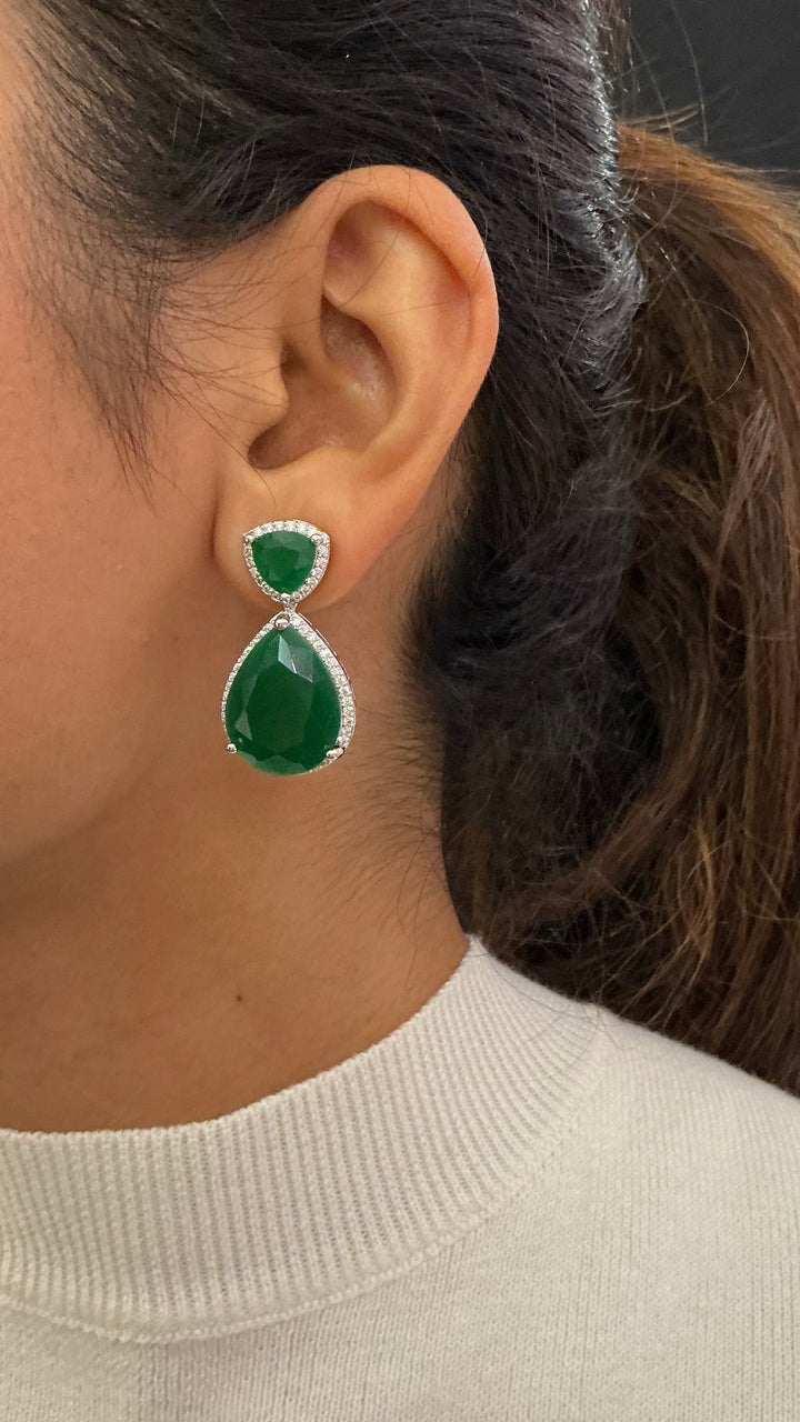 Modern Emerald Green Teardrop Pendant Necklace with Crystal Chain