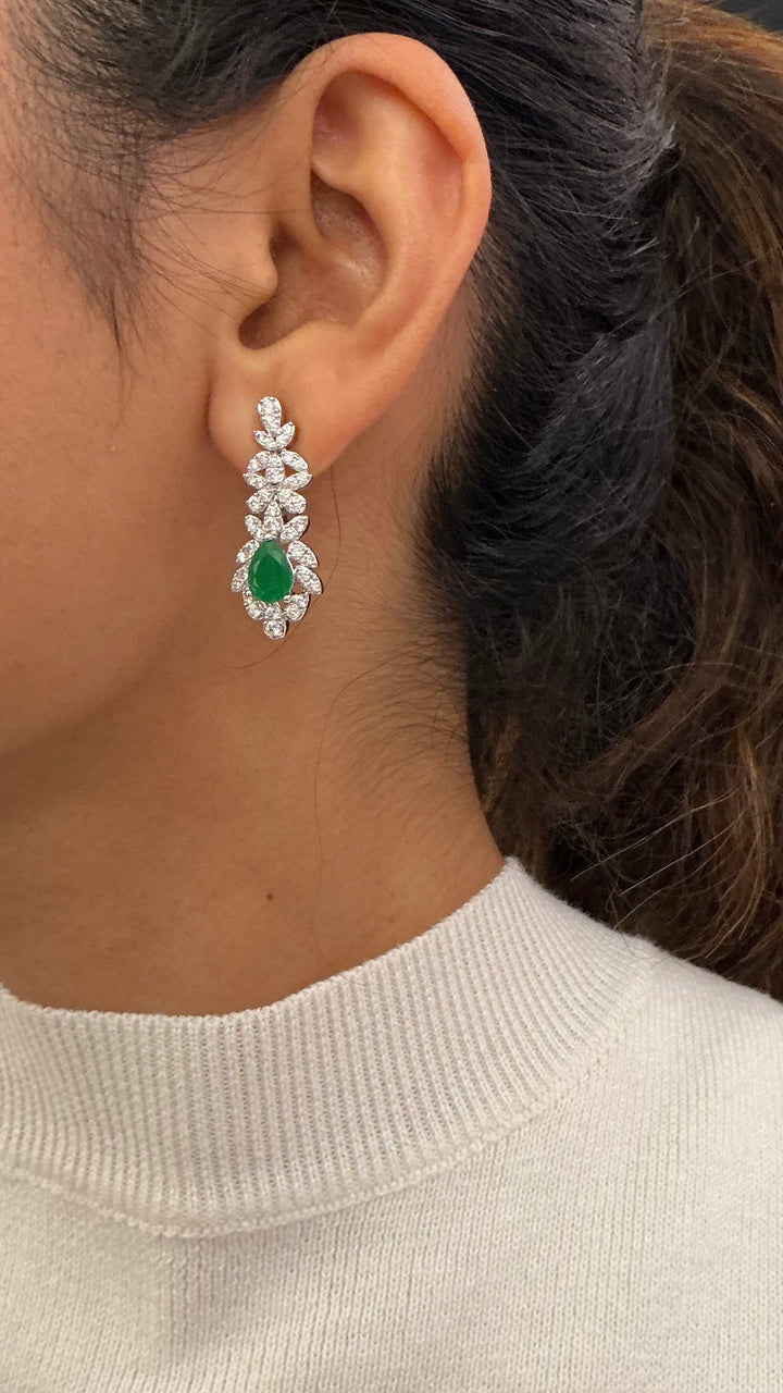 Elegant Emerald Green Pear Cut Crystal Necklace with Floral Halo