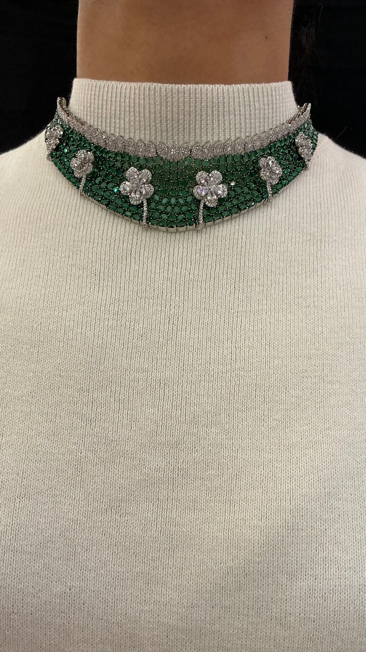 Royal Emerald Green Beaded Choker Necklace with Floral Diamond Motifs – Luxury Statement Collar