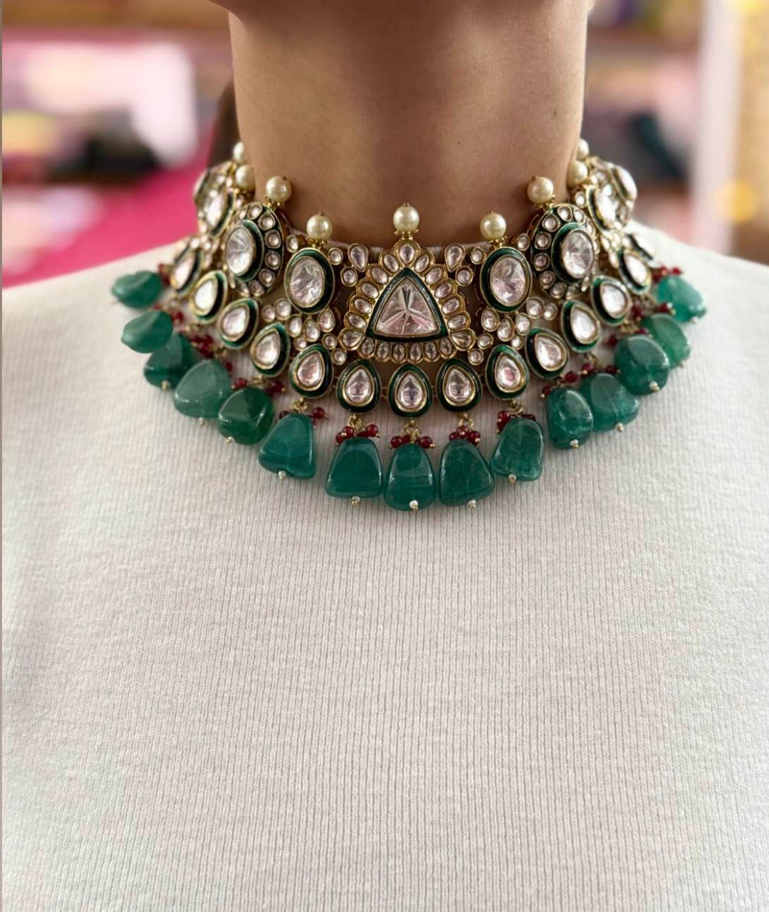 Exquisite Kundan Emerald Bridal Choker Set with Maang Tikka