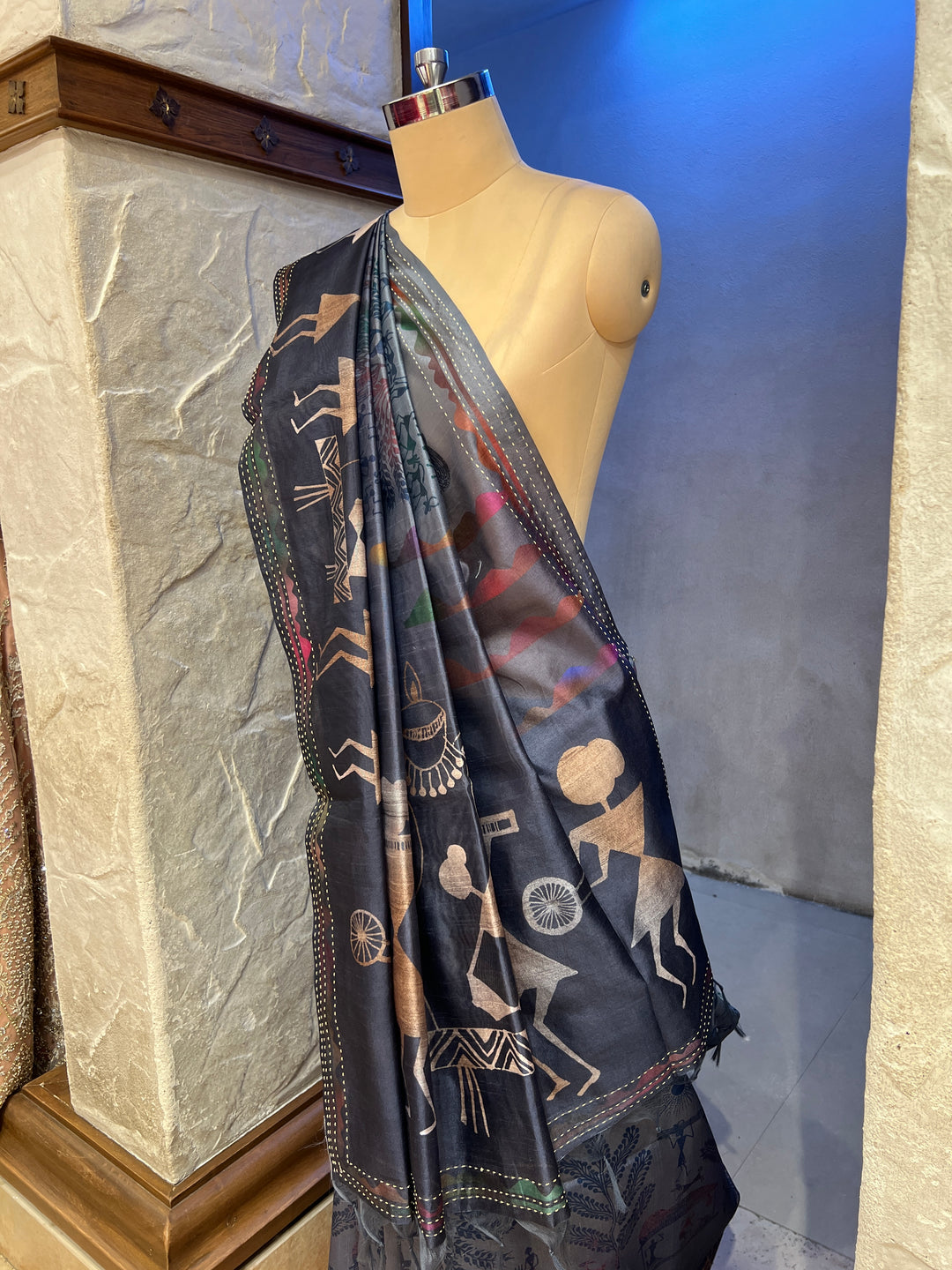 Handcrafted Grey Cotton Saree with Warli Art Print Ethnic Tribal Design