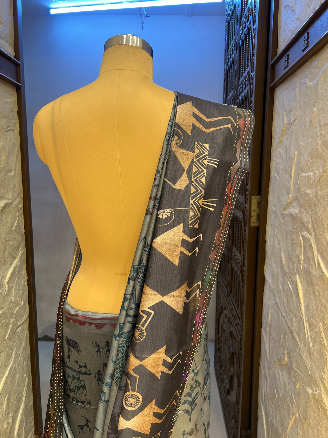 Handcrafted Grey Cotton Saree with Warli Art Print Ethnic Tribal Design