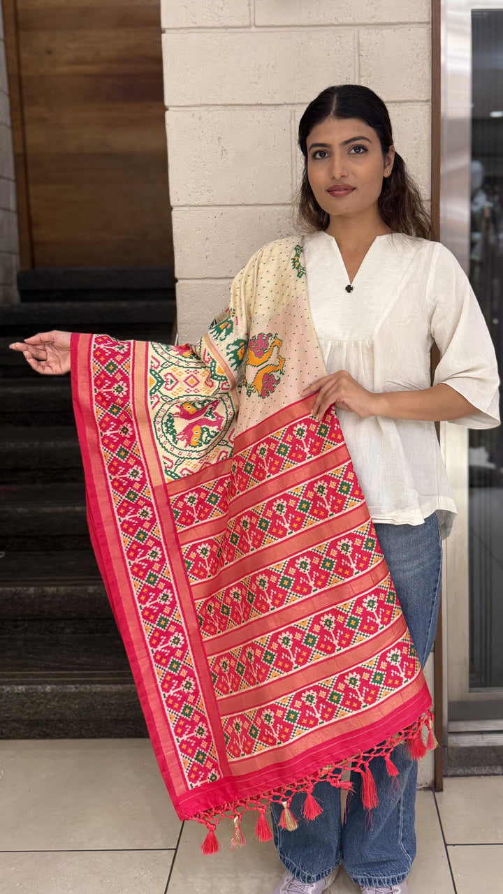 Hans–Kunjar Bhat Patola Saree Inspired by Double Ikat Design Motifs