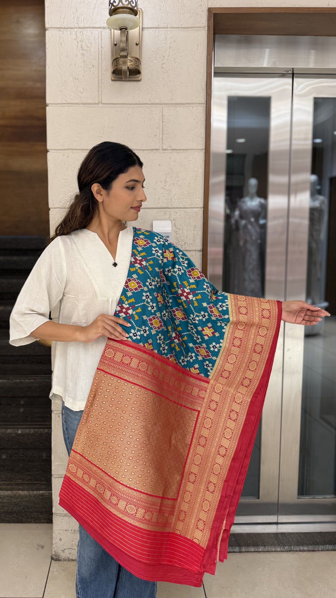 Teal Green Chowkdi Bhat Patola Saree with Phool Jaal – Double Ikat Inspired Weaving