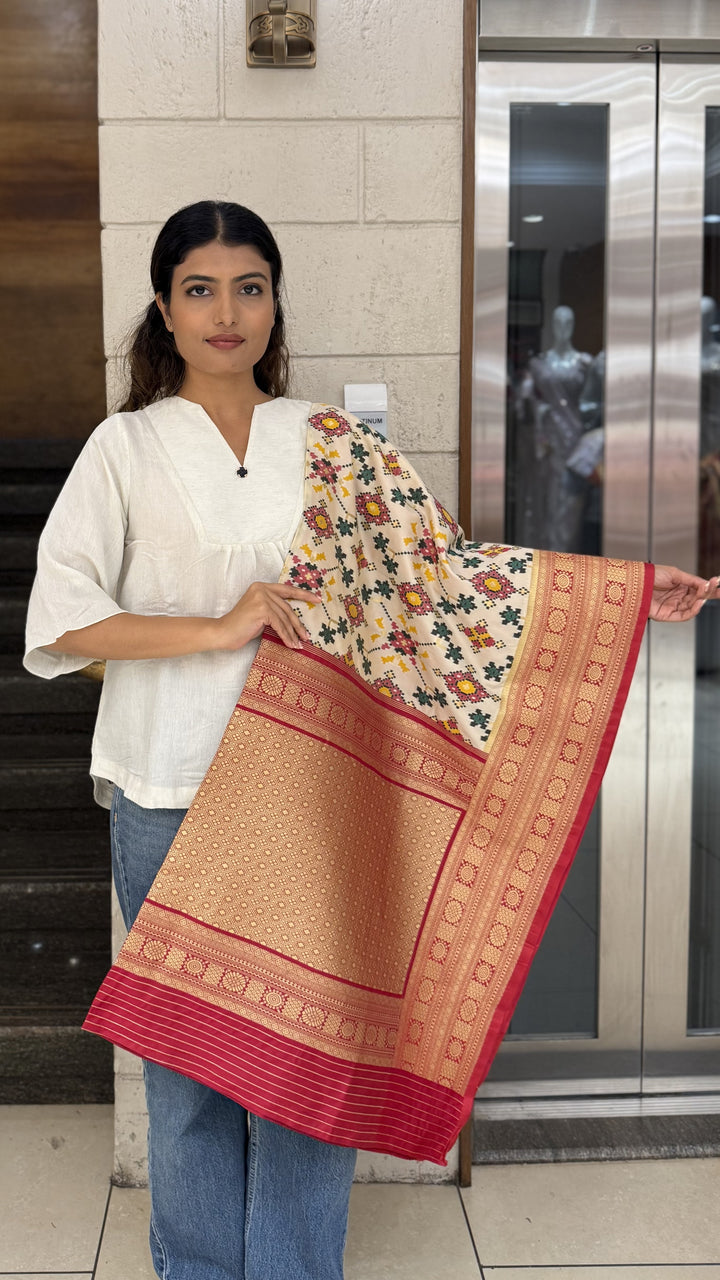 Royal Maroon Chowkdi Bhat Patola Saree with Phool Motifs – Double Ikat Inspired Weaving