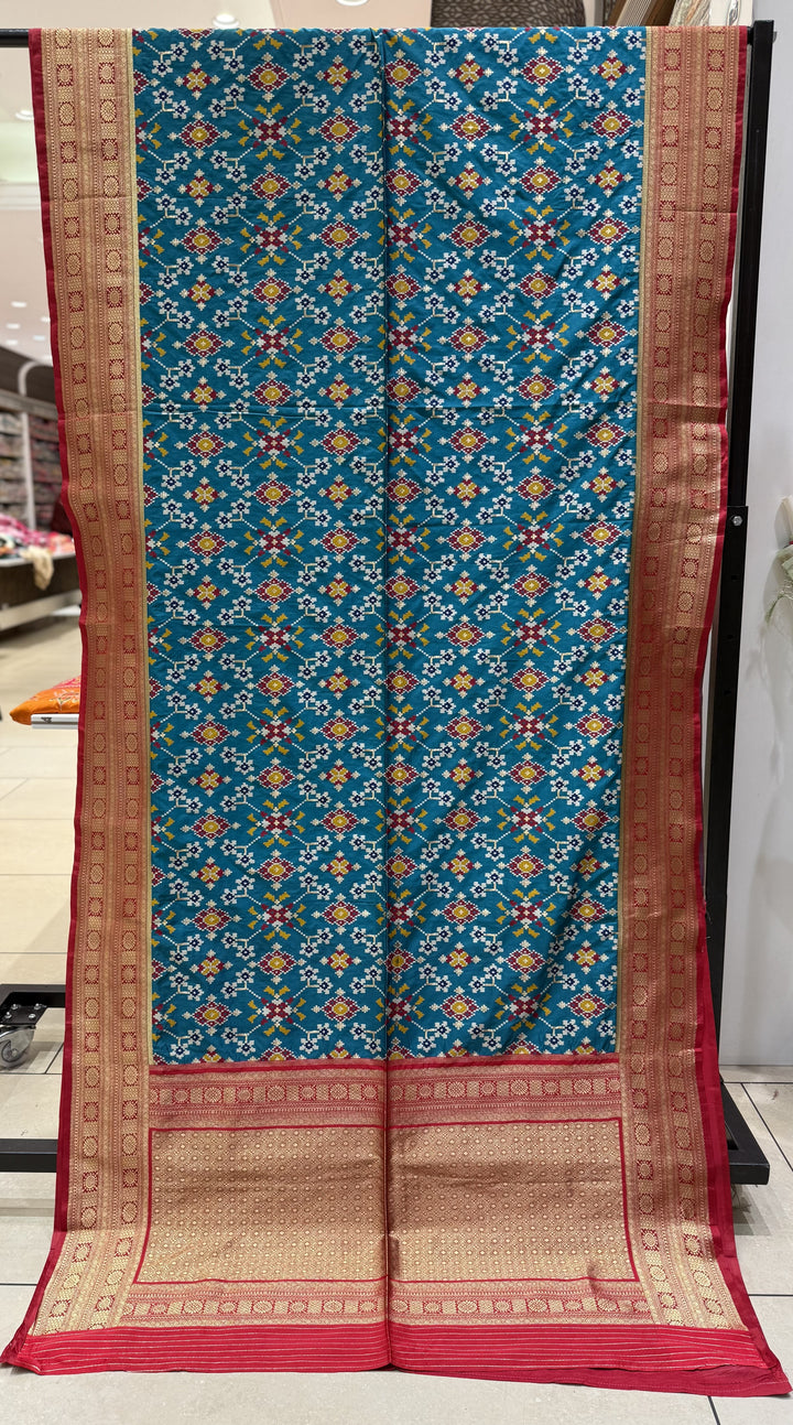 Teal Green Chowkdi Bhat Patola Saree with Phool Jaal – Double Ikat Inspired Weaving