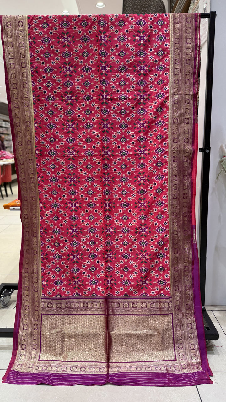 Rani Pink Chowkdi Bhat Patola Saree with Phool Jaal – Double Ikat Inspired Weaving